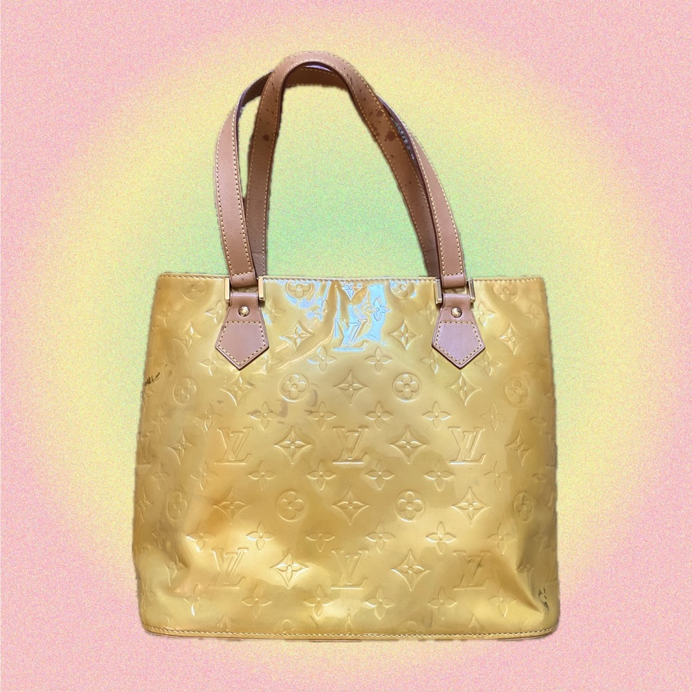 Authentic Vintage Louis Vuitton Monogram Vernis Houston Pale Yellow Shoulder Bag - Picture 2 of 8